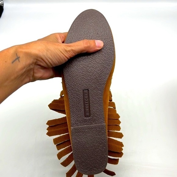 Minnetonka - Brown Suede Fringe Ankle Boot Moccasins With Suede Tie Size 6.5 - Picture 8 of 15